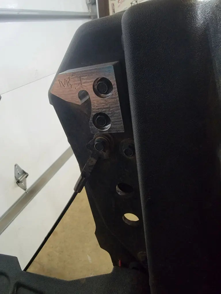 Defender/Commander Tail Gate Stopper Latch — MCE Offroad, view 3