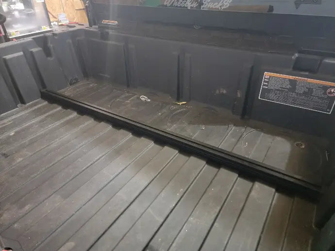 Defender Aluminum Bed Divider — MCE Offroad