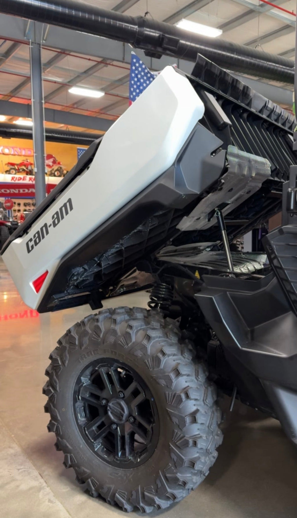 2026+ Can-Am Defender HD11 Power Dump Bed Lift