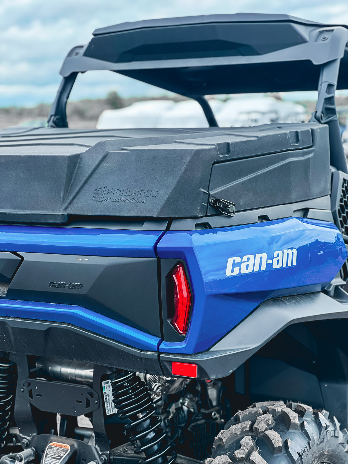 HIGHLANDS Cargo UTV Rear Bed Cover for 2021-2026 Can-Am Commander